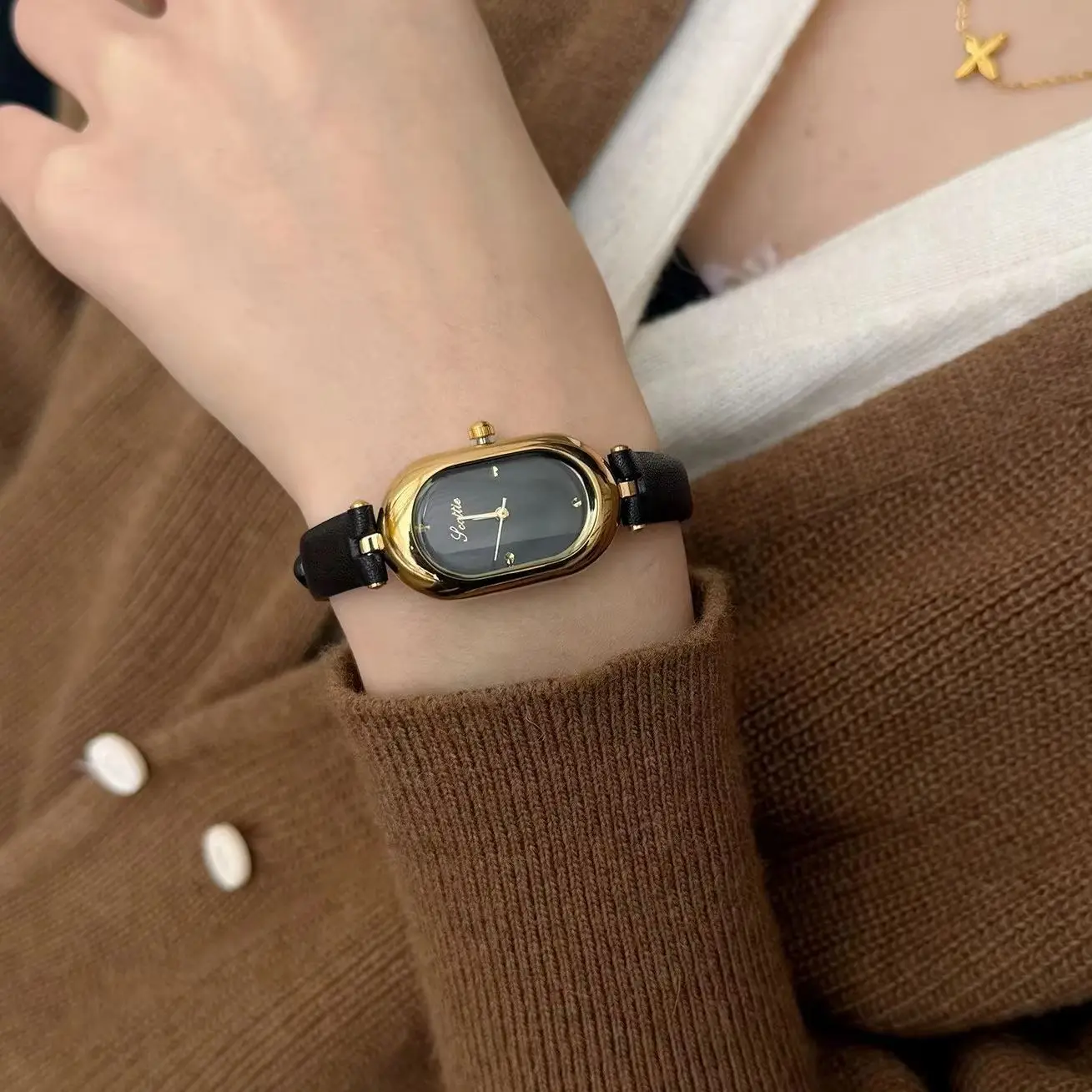 

Light Luxury Fashion Women's Watch Original Brands Black Gold Oval Workplace Commuting Genuine Leather Women's Watches Gift