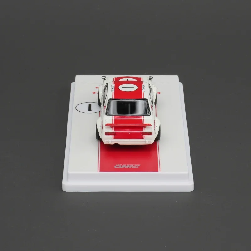 在庫あり INNO 1:64 スカイライン 日産 2000 GTR KPGC10 # 1 ダイキャストジオラマカーモデルコレクションミニチュアおもちゃ