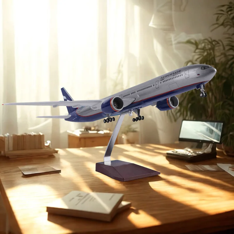 47CM Scale Aircraft B777 Russia AEROFLOT Airlines Diecast Resin Plane Model flight machine model W Light and Wheel Landing Gear