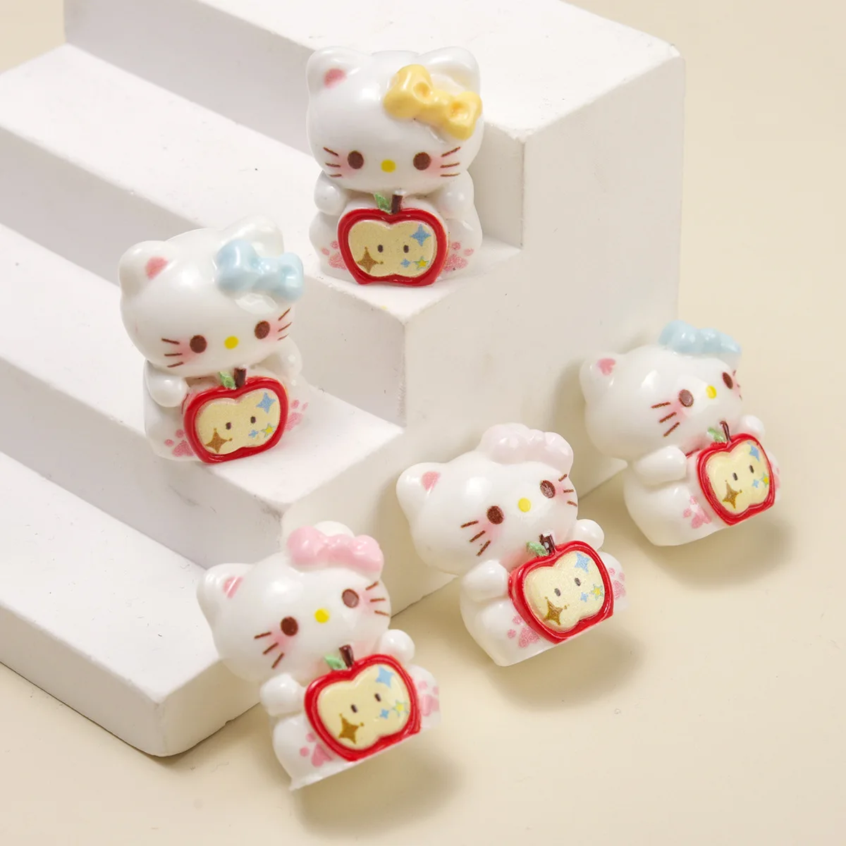 

2 шт. miniso 3d яблоко kt мультфильм аксессуары из смолы diy мусорный чехол подвески ручной работы миниатюрные матеилы ювелирные изделия ремесла поставки