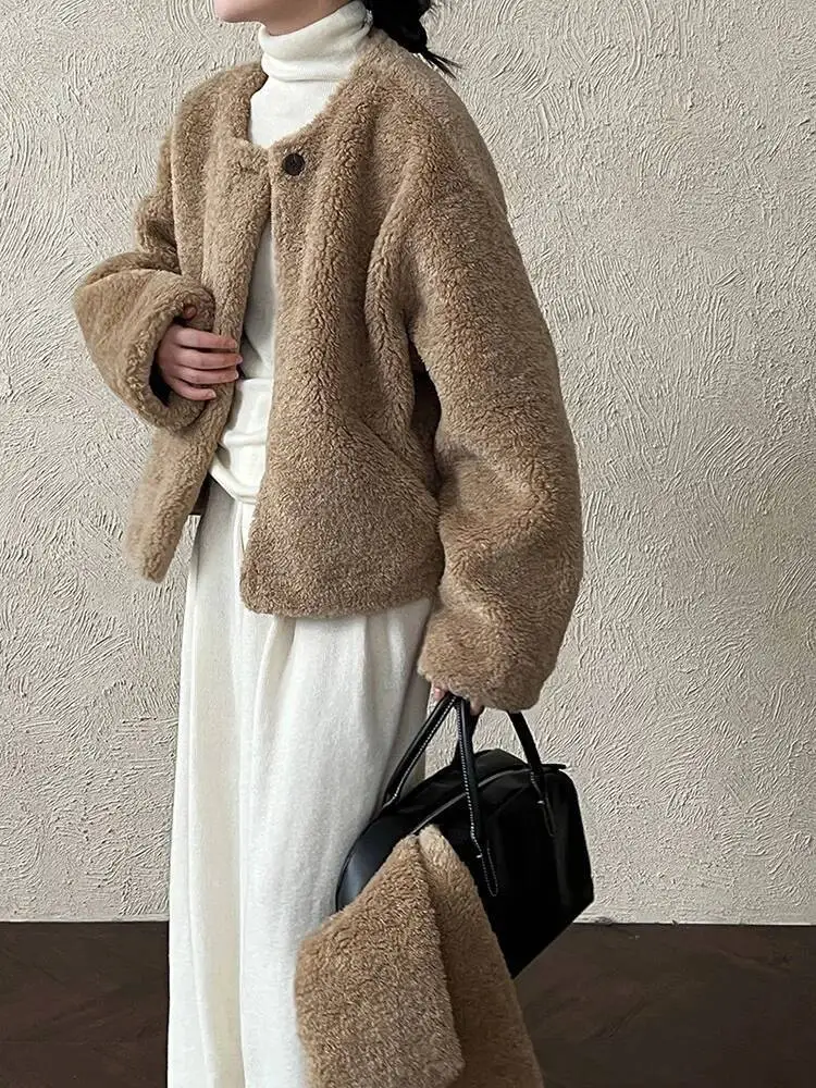 

Khaki Lambswool Thick Big Size With Scarf Jacket New O-neck Long Sleeve Women Coat Fashion Tide Autumn Winter