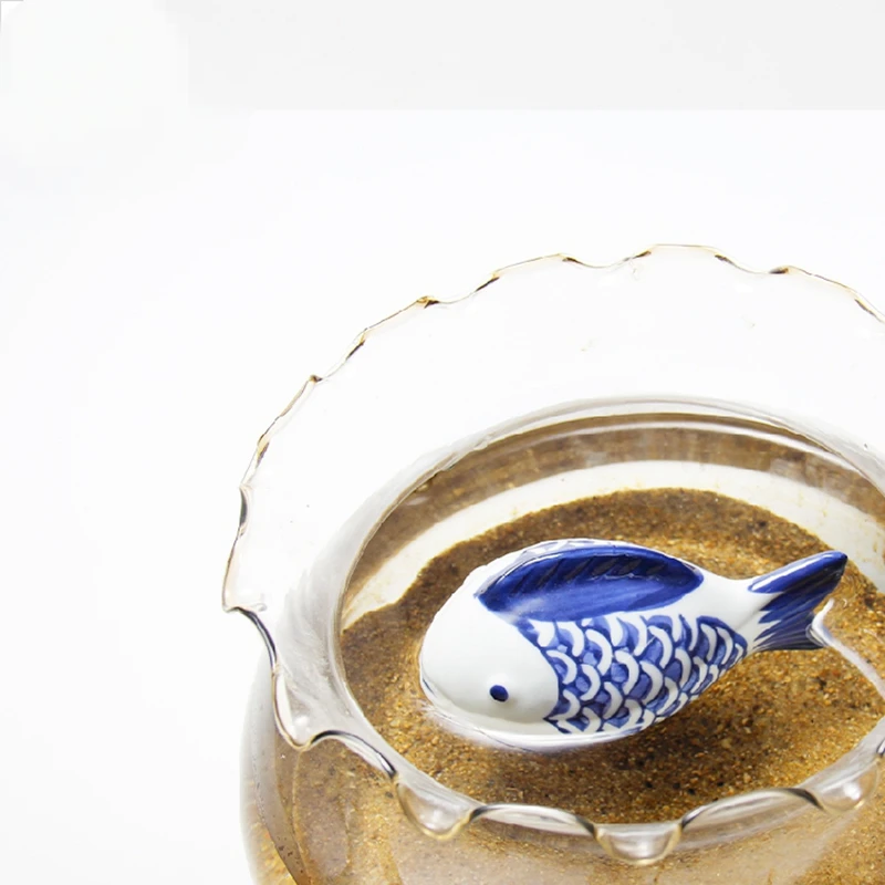 Underglaze blue and white porcelain size carp desktop ornaments floating ceramic fish crafts in water