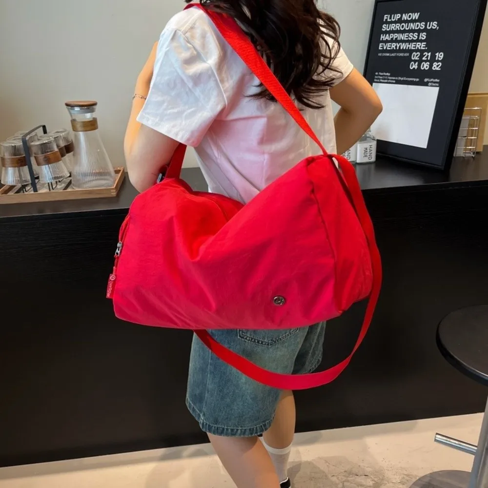 

Простая корейская спортивная сумка для фитнеса, универсальная дорожная сумка через плечо, большая вместительная сумка для йоги на молнии, рабочая сумка