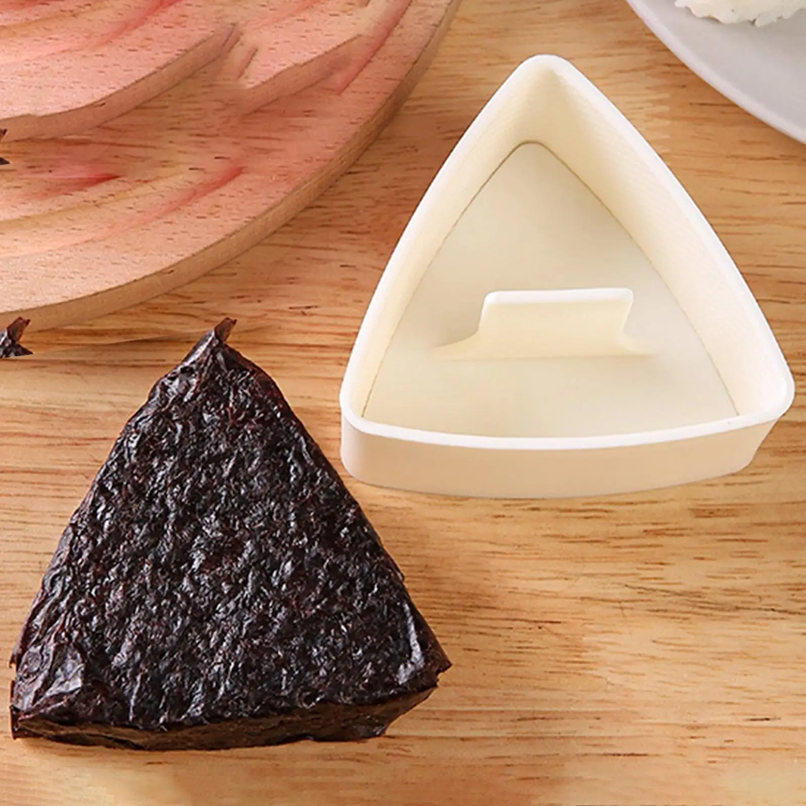 Onigiri-Molde de cocina para el hogar, utensilios de comida para cocina, prensa de Sushi, práctico accesorios Bento DIY de Japón, bola de arroz triangular
