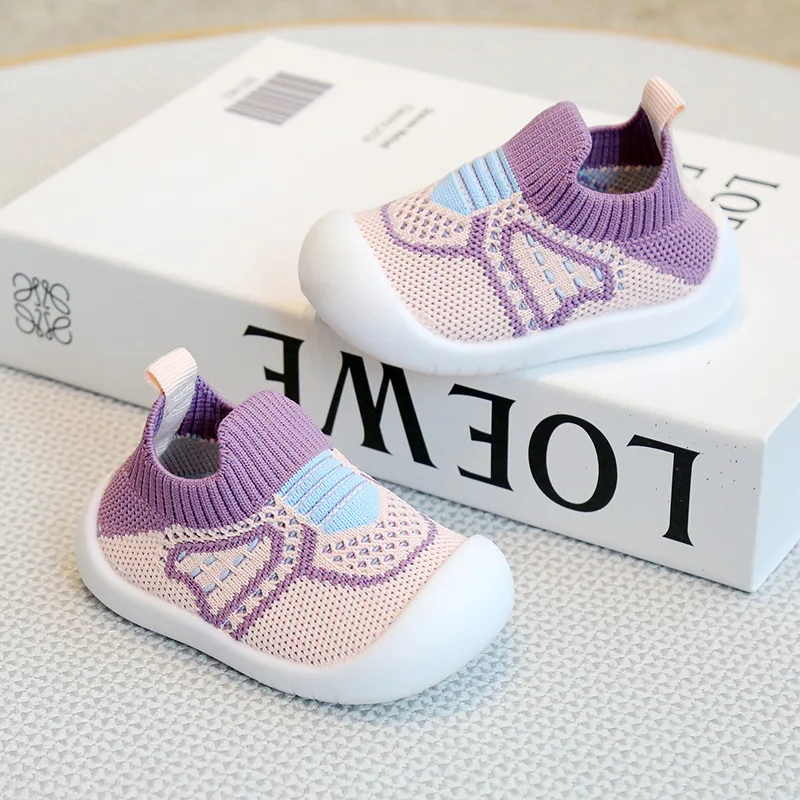 أحذية أطفال مضادة للانزلاق وجيدة التهوية لسرير الأطفال الرضع مع نعل مطاطي للأطفال والبنات والأولاد أحذية شبكية شباشب ناعمة من الأسفل