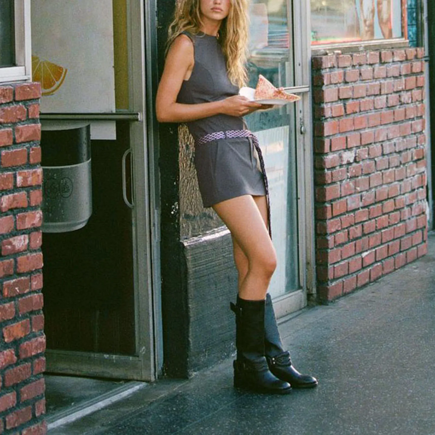 Simple Sle Round Ne… - image