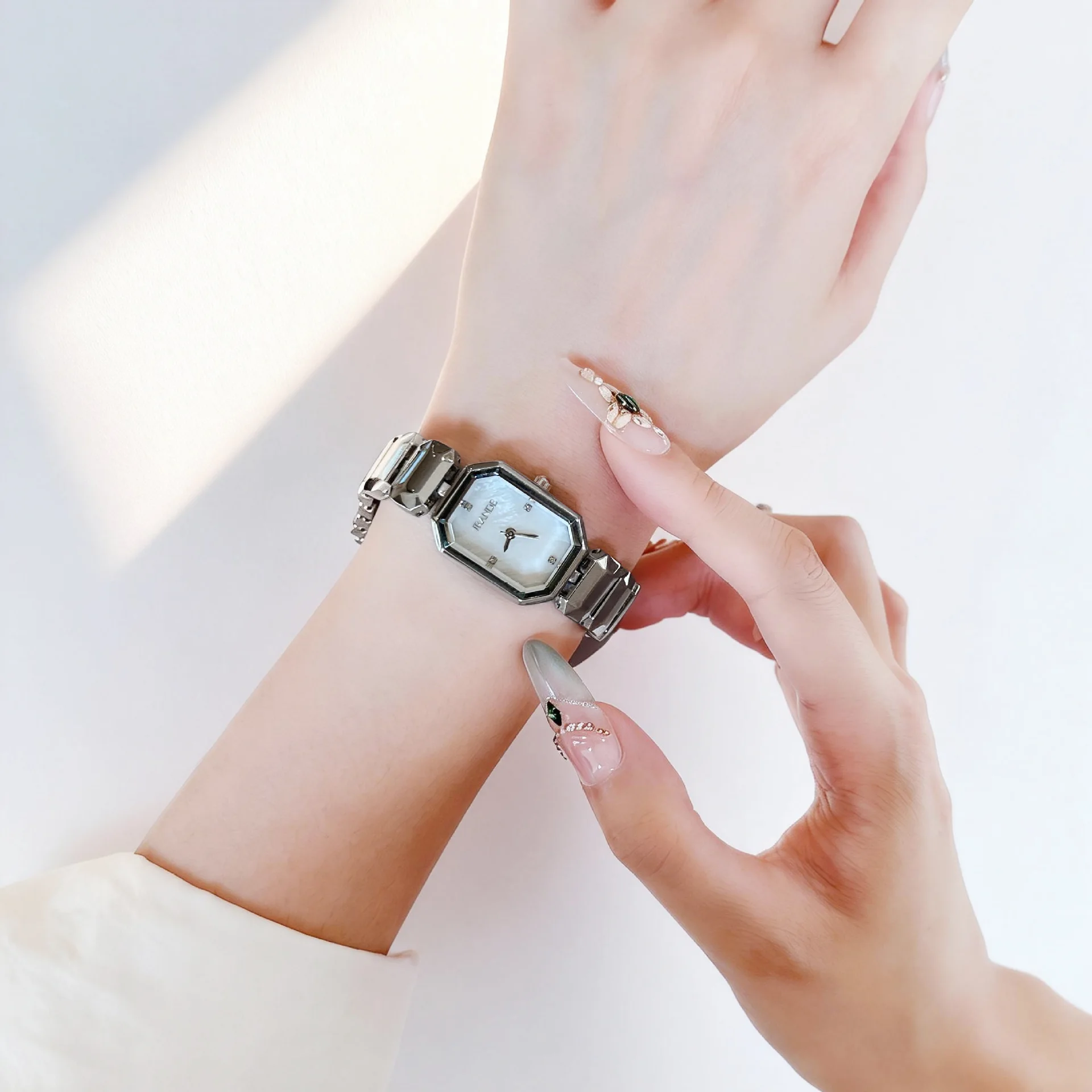 New Women'S Watch, Luxury And Sophisticated Design, High-Quality Women'S Wristwatch, Fashionable Quartz Watch, Quartz Timepiece.