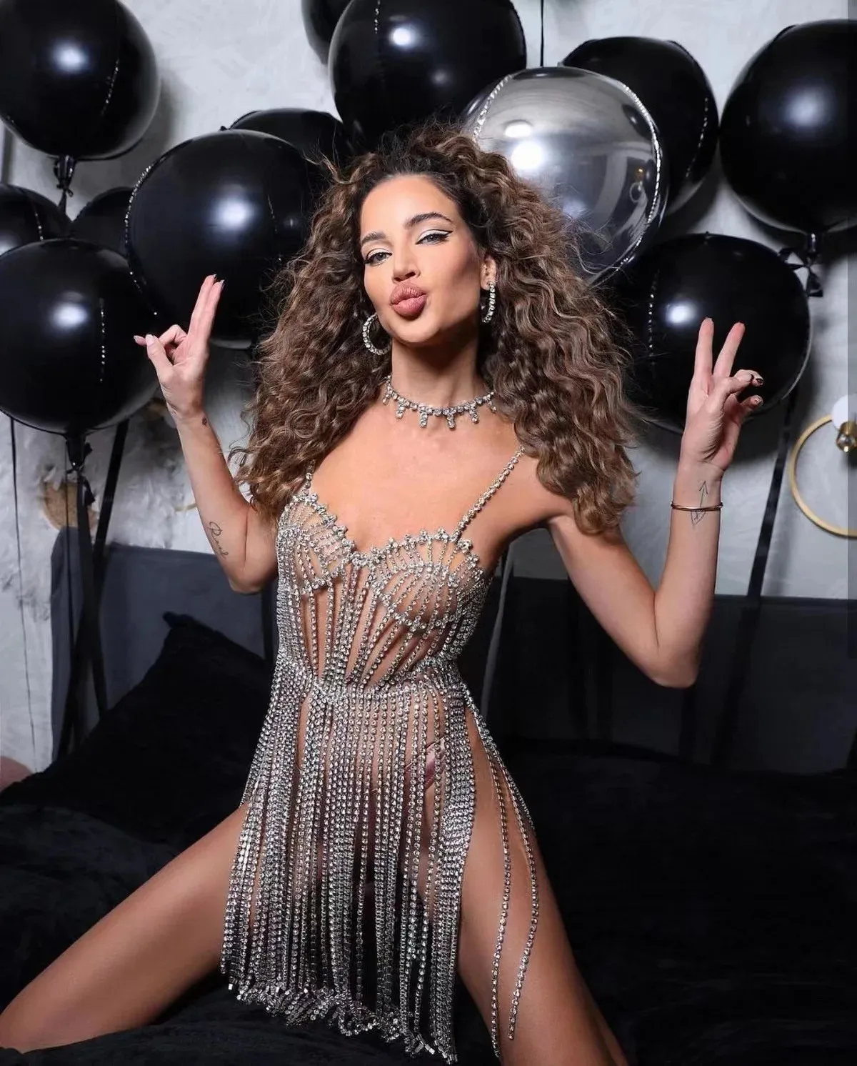 body chain Sexy nightclub bikini Tassels dress Three-point thong bra chain Lumbar chain Belly dance clothes Chest chain
