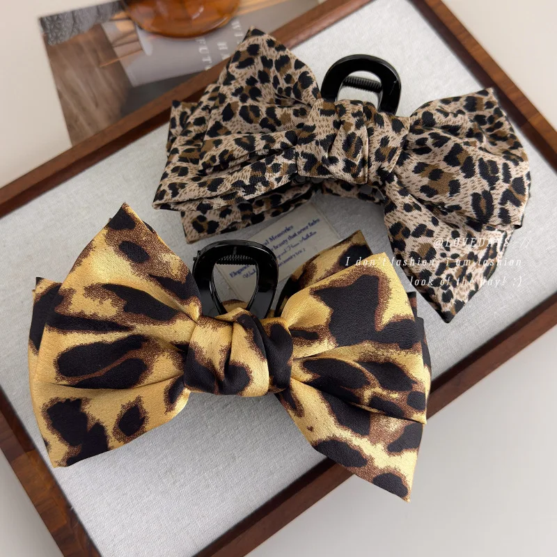 

Hair Claw Leopard Bow Textured Acetate Updo Clip for Women Premium Elegant Autumn Winter Ponytail Holder Back Head Accessories