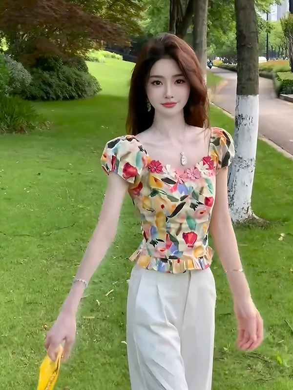 

Elegant Floral Print Short Sleeve Shirt Women's Slim Fit Beautiful Shirt Summer New Style Square Collar Fashionable Top