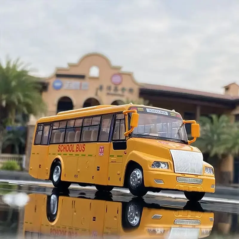 Alloy America School Bus Model Diecasts Metal Toys Student Bus Car Vehicles Model Simulation Sound and Light Boy Kids Gifts