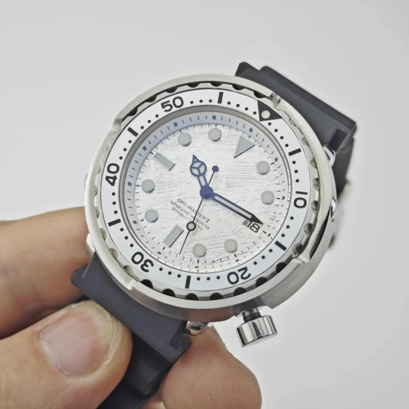 47 мм NH35 Механизм Ночник Водонепроницаемый S Прецизионная сталь Толщина 18 мм Корпус Полностью автоматические механические часы Новый стиль