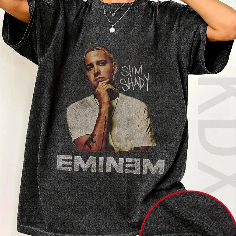 Grafik-T-Shirt für Damen & Herren - Slim-Fit Hip-Hop-Shirt mit schmalem, dekorativem Schriftzug & Porträt