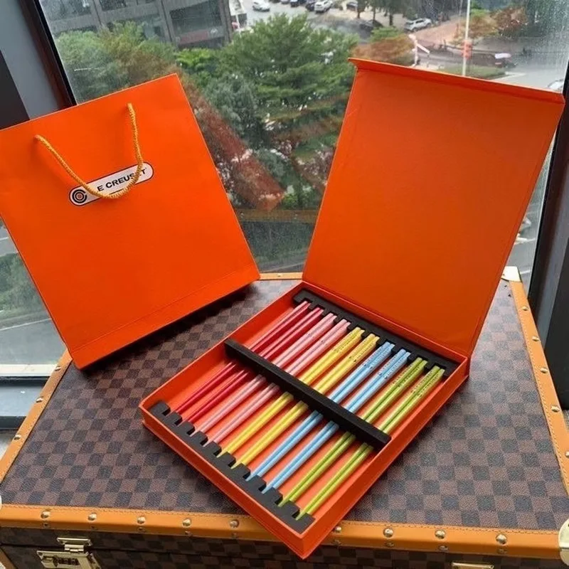 

2021, французские керамические палочки для еды Le Creuset Rainbow, полезный обеденный набор, подарочная коробка, красочная посуда, аксессуары для домашней кухни и столовой