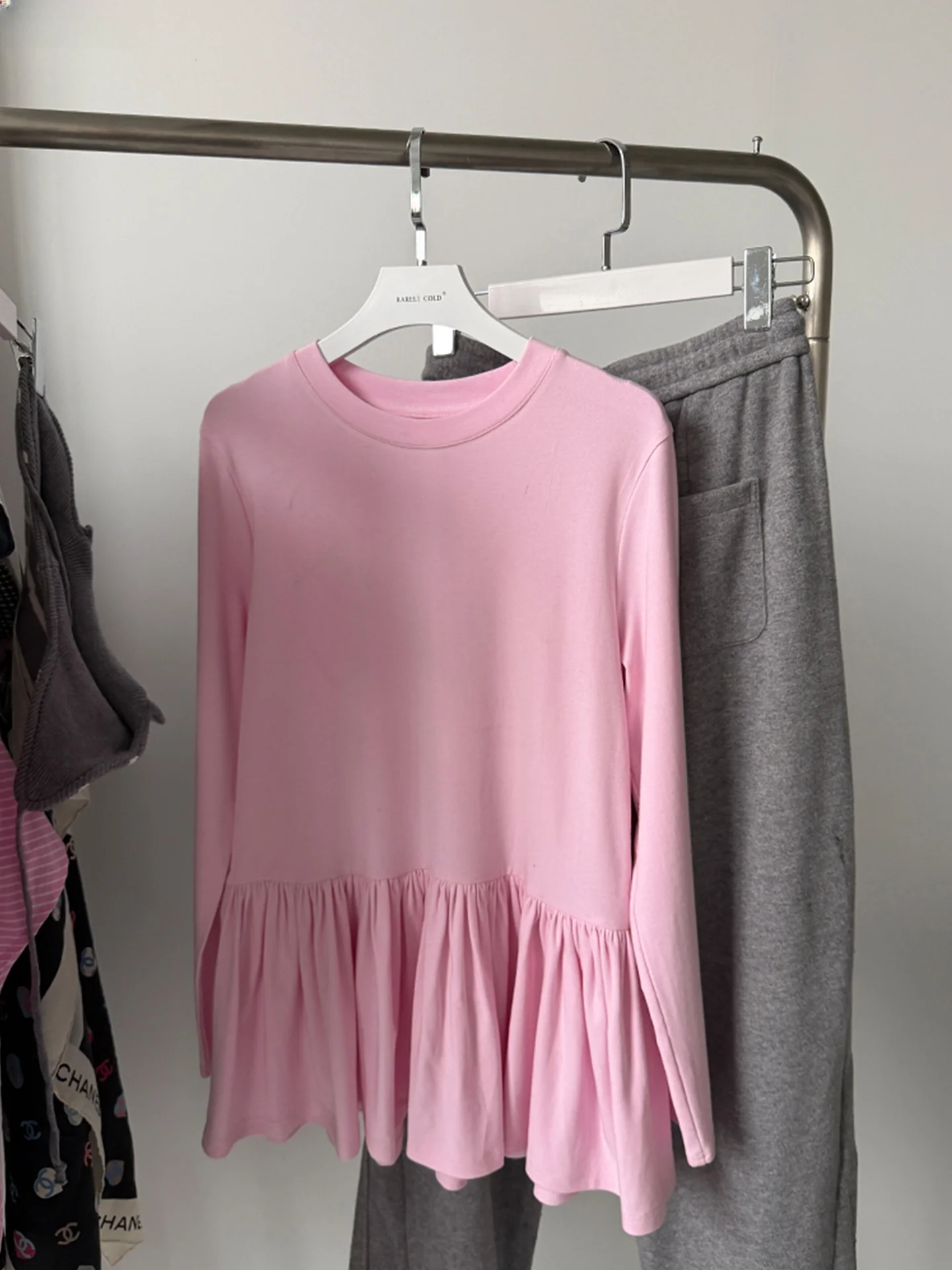 

Rockrio Rarelicold Long Sleeve T-Shirt Berries Milk Color Pleated Casual Style Women's Top Cotton Polyester Nylon Blend