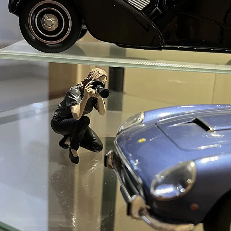 

Новый масштаб 1:18, аксессуар для сцены, кукла, автошоу, фотографы, красивые женщины, поза на корточках, красота, экшн-фигурка для девочек, модель