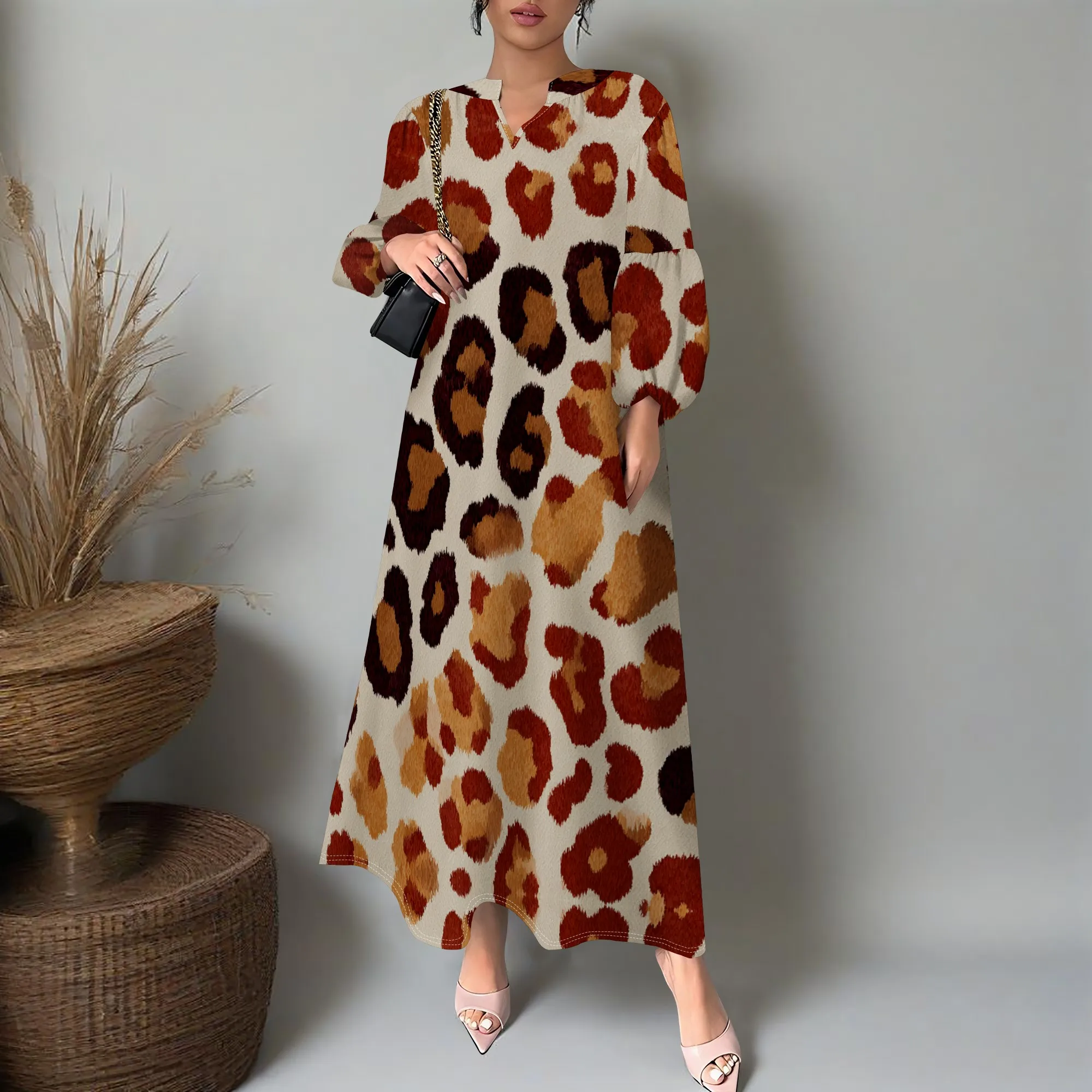 

Elegant Leopard Print Maxi Dress XS‑3XL V‑Neck Loose Fit with Pockets for Office Look, Dinner Party or Streetwear Style