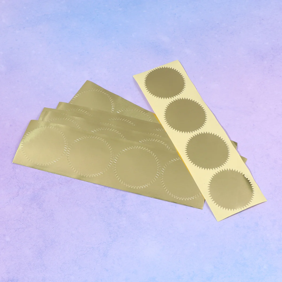 40Pcs Jagged Lace Sealing Stickers Round Shape Strong Adhesive DIY Labels for Notebook Calendar Crafts Christmas Gift Tags