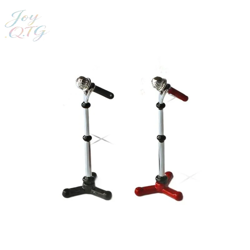 Neue 1Pcs Puppe Haus Dekoration 1/12 Puppenhaus Zubehör Miniaturen Simulation Mini Legierung Mikrofon Mit Ständer Modell Spielzeug