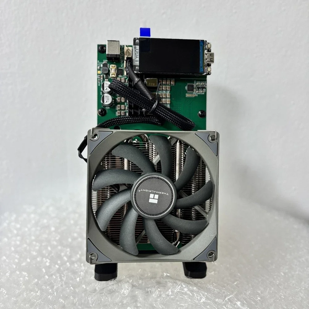 Nerdqaxe++ Bitcoin Miner 4.8TH/s |   4X BM1370 رقاقة (Antminer S21 Pro Tech) |   75 واط فائقة الكفاءة |   شاشة Wi-Fi وشاشة LCD |   فأسوس |