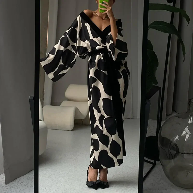 2024 Women New Satin Long Style Pajamas Kimono Large Size Black and White Collision Bathrobes Home Clothe Sexy V-neck Dress