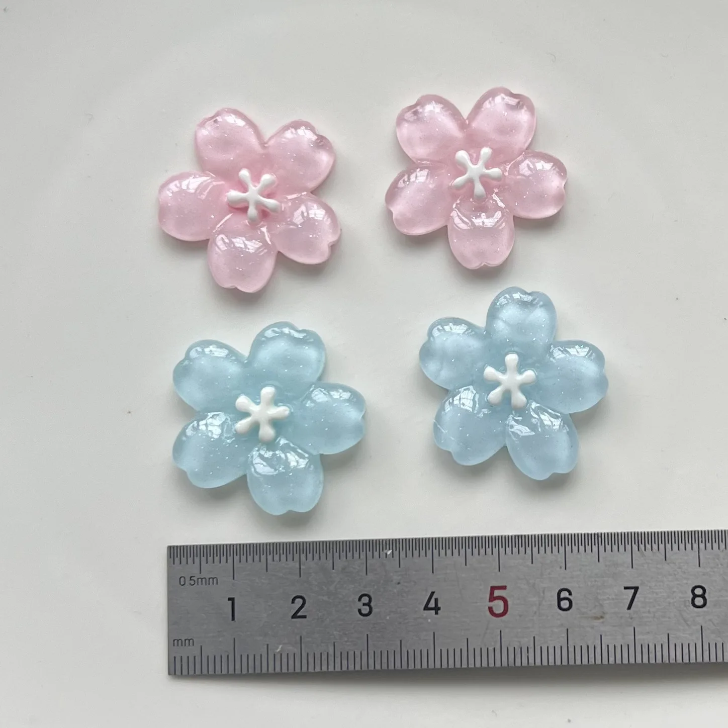 Miniso-resina cabochão, rosa e azul flor, série dos desenhos animados, flatback, diy artesanato materiais, jóias fazendo encantos, 5pcs