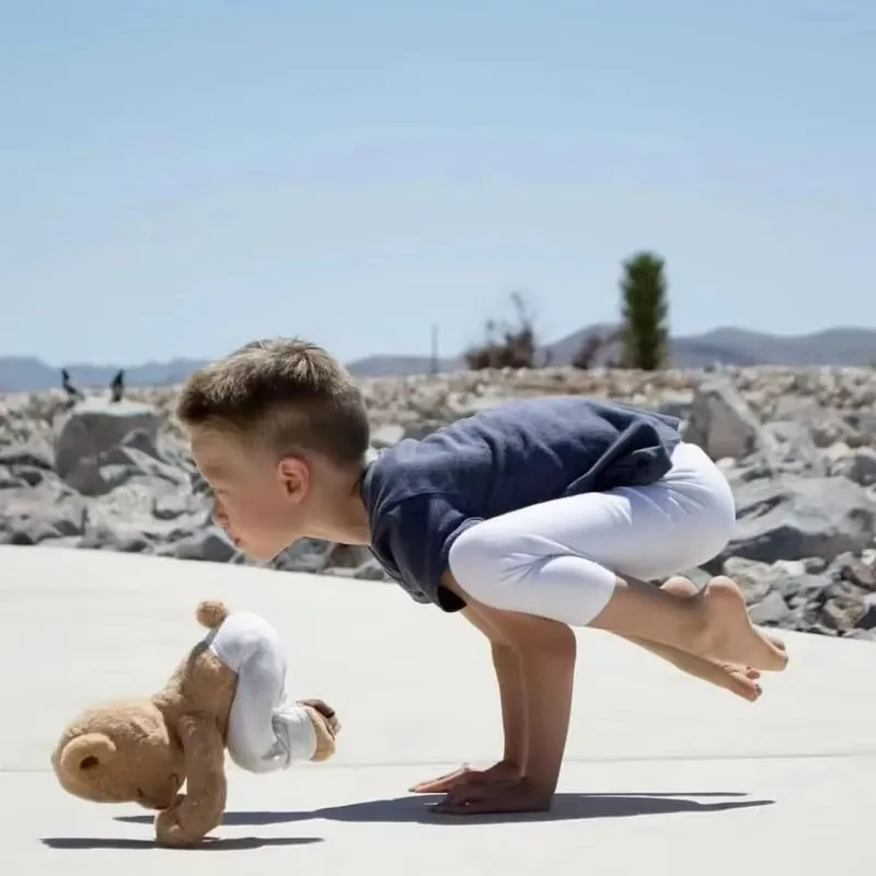 لطيف اليوغا دمية دب متنوعة الشكل دمية ألعاب من القطيفة للأطفال البني قابل للتعديل تشكل الدب رفيق دمية النوم للأطفال