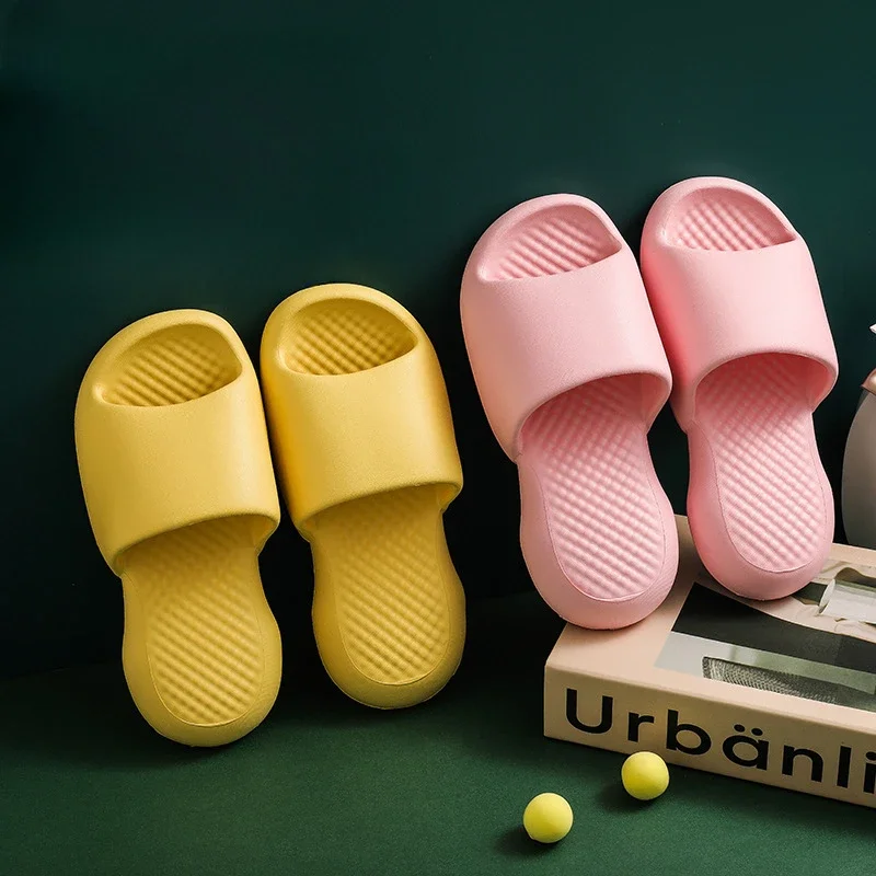 Foot Feel Slippers Are Suitable for Men's Home Indoor Summer Thick Soled Couple Shower Bathroom and Cool Slippers