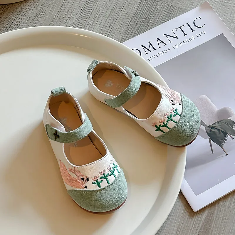 Children Sweet Princess Shoes 2024 New Soft Sole fashion Shoes Girls Casual Flats with Cute Embroidered Rabbit Kids Dance Shoes