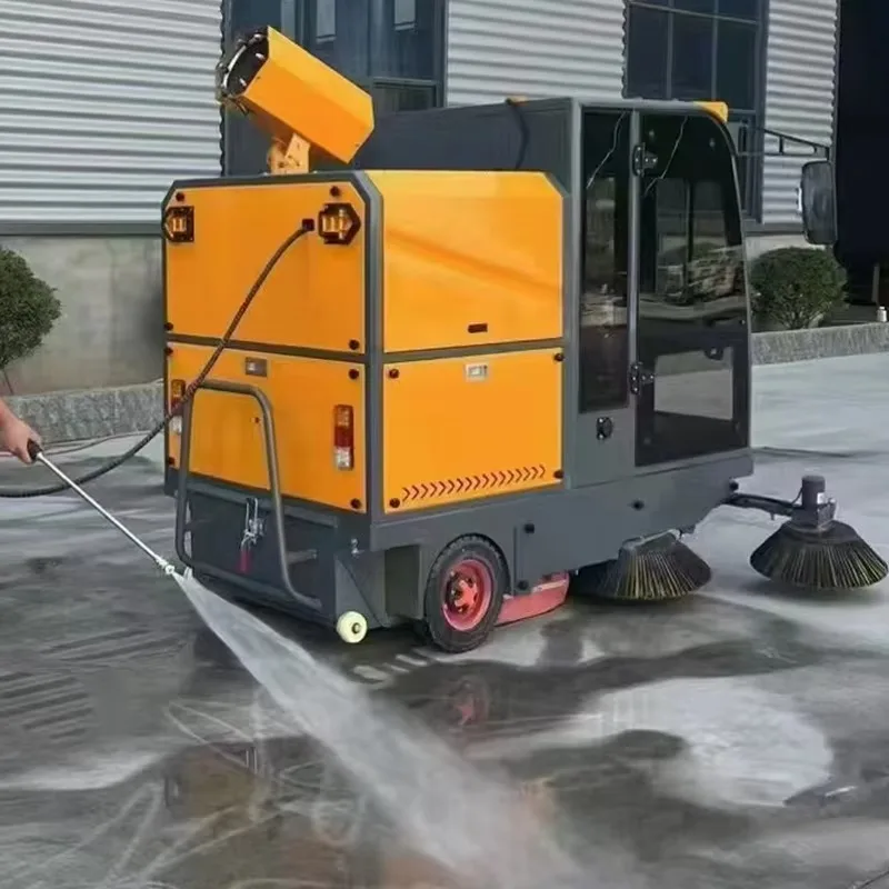 Customized Street Sweeper Truck Factory Direct New Fully Enclosed Road Sweeper 3 Wheel 3 Brush Width Road Sweeper Truck