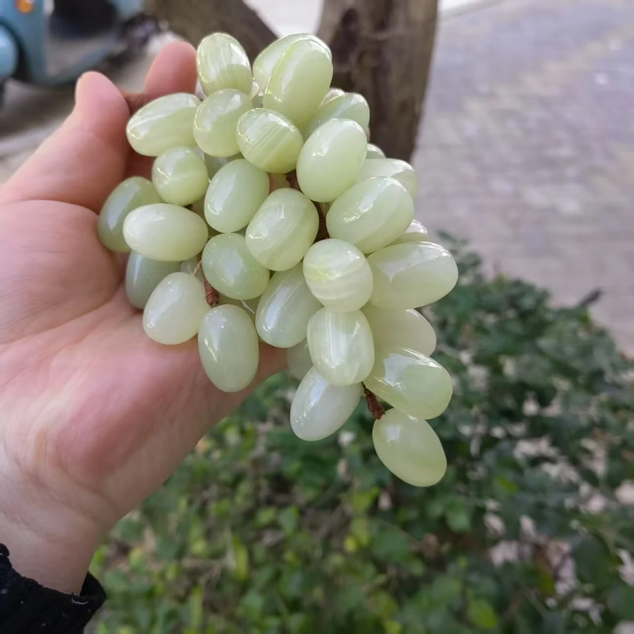

1 pic Crystal Healing Marble Onyx Grape figure fruit Mineral Reiki Home Decoration Gift Polished Marble Gifts Ornament gift