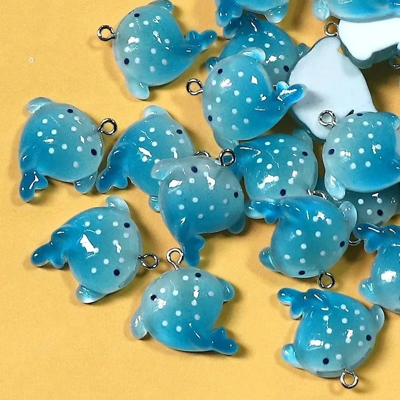 10 pçs azul manta raios peixe resina encantos em massa bonito oceano animal pingente acessório diy para brinco colar jóias fazer