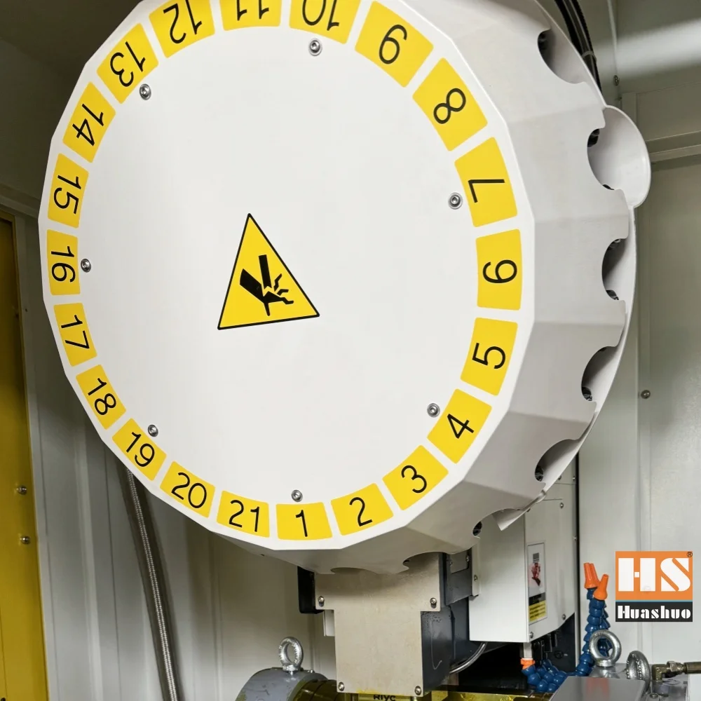 New HUASHUO T6 Mini Vertical High-Speed Automatic Single Spindle Precision 0.005mm 21-Tool 250kg Load Machining Center GSK BT30