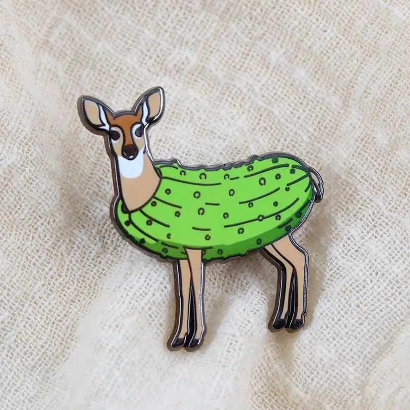Divertido Pin de Esmalte con Diseño de Ciervo y Pepinillo, Broche de Animal con Juego de Palabras, Meme, Insignia de Solapa, Joyería de Moda, Regalo para Amigos, para Mochila