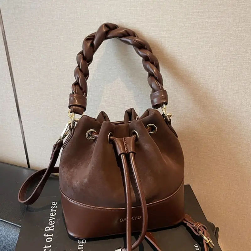 

Популярная женская сумка 2025, новая мода, высококачественные стильные сумки через плечо на одно плечо, нишевая ручная сумка-ведро