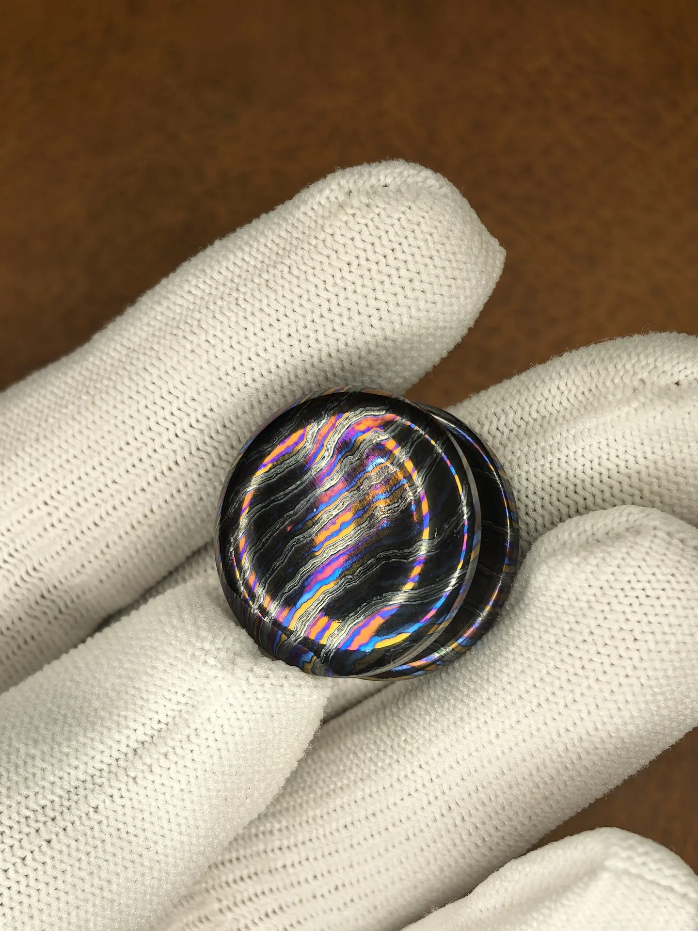 EDC fingertip gyro, zirconium horse, mushroom to lock, demon purple to lock