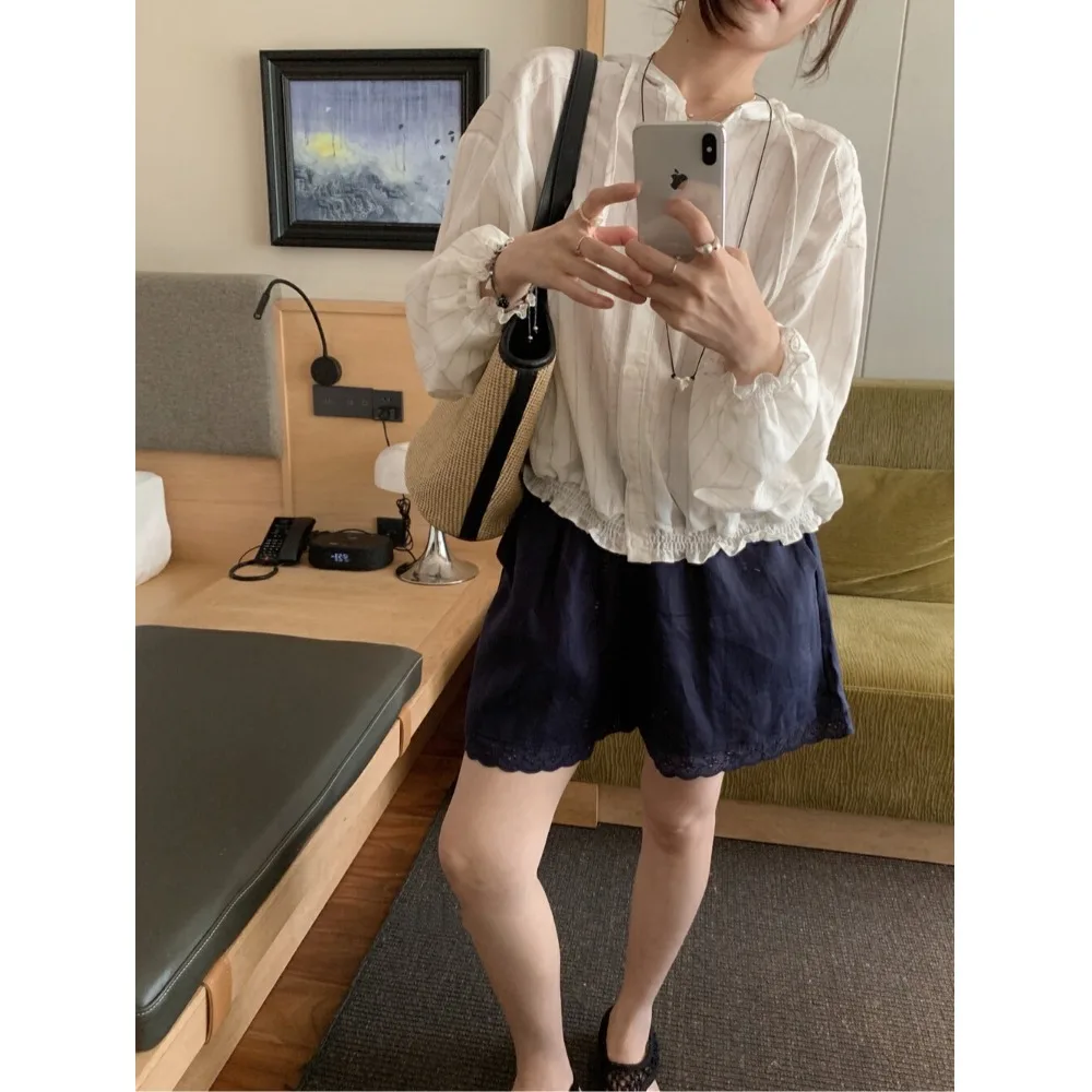 معطف نسائي كوري Sle Faionable مخطط للحماية من الشمس معطف irt لصيف 2025 تصميم فريد من نوعه بزر واحد مع قلنسوة