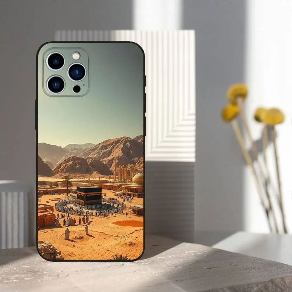 حافظة هاتف Pilgrims IN Mecca لهاتف iPhone 16,15,14,13,12,11 Plus,Pro Max,XS,X,XR,SE,Mini,8,7,غطاء أسود من السيليكون الناعم