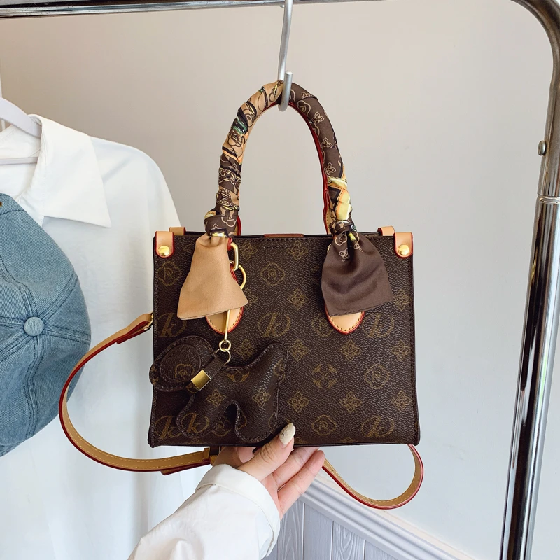 حقيبة يد نسائية خفيفة الوزن - حقيبة كتف جلدية فاخرة مصممة عبر الجسم ومحفظة نسائية مدمجة