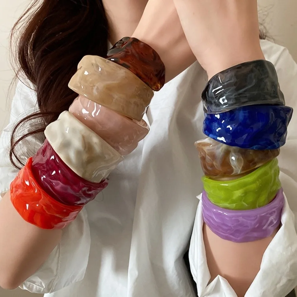 Gifts Vintage Resin Bracelets Acrylic Gradient Color Opening Bangles Concave Surface Wide Opening Chunky Bracelets For Women