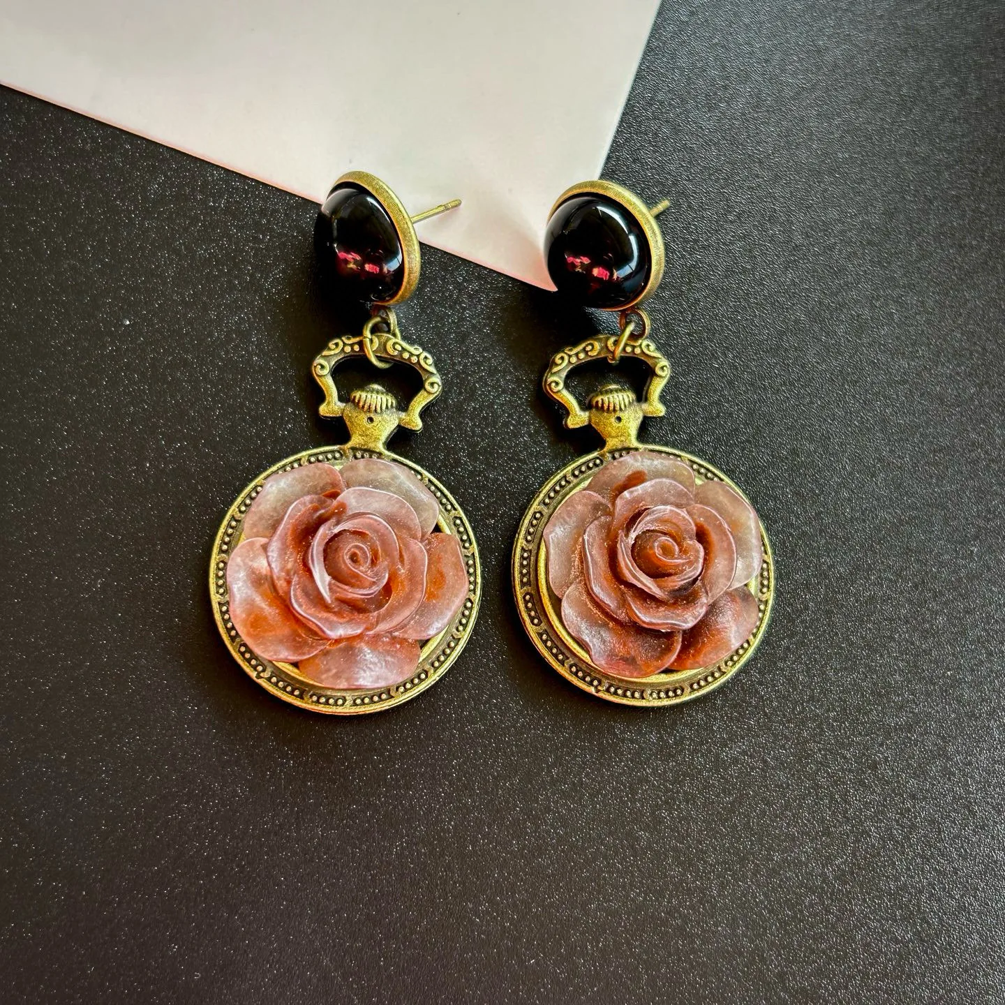 Medieval vintage retro French court style three-dimensional flower resin rose earrings niche high-end jewelry