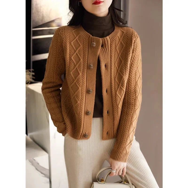 Women\'s Autumn And Winter Lazy Thickened Short Sweater Jacket Knitted Twisted Outerwear Top Long Sleeves Sweater Single Breasted