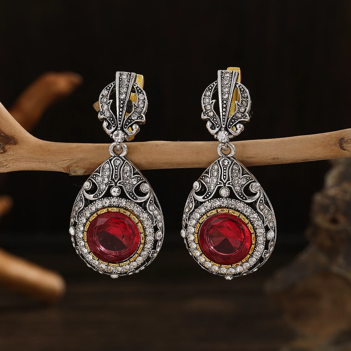 Enchanting Round Water Drop Geometric Flower Earrings For Women Silver White Red Stone Party Pendant Earrings For Women