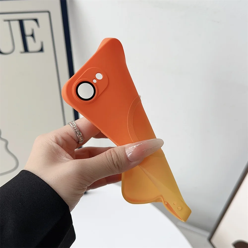 16e Magsafe 液体シリコーンワイヤレス充電ケース iPhone 16 ProMax 15 14 プラス 16E SE4 11 12 13 磁気グラデーションカラーカバー