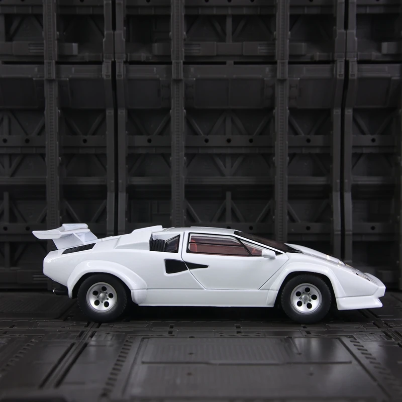 CCA 1:24 Lamborghini Cantash LP500S adorno de modelo de coche de aleación, puertas y capó de motor, maletero se puede abrir para juguetes para niños