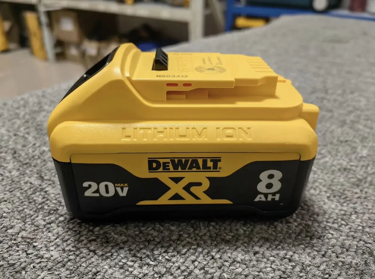 DEWALT Dewei DCB 208 Original 20V Power Tool Lithium Battery 8.0AH Charger