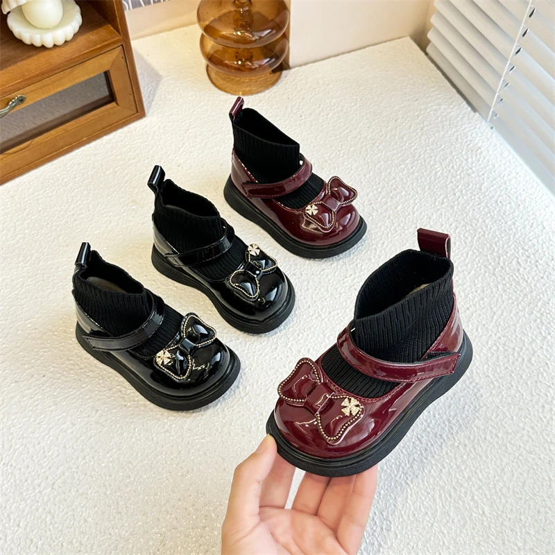 

Рождественская обувь для девочек. Новые красные кожаные ботильоны. Осень и зима. Детские модные теплые хлопковые сапоги с милым бантом.