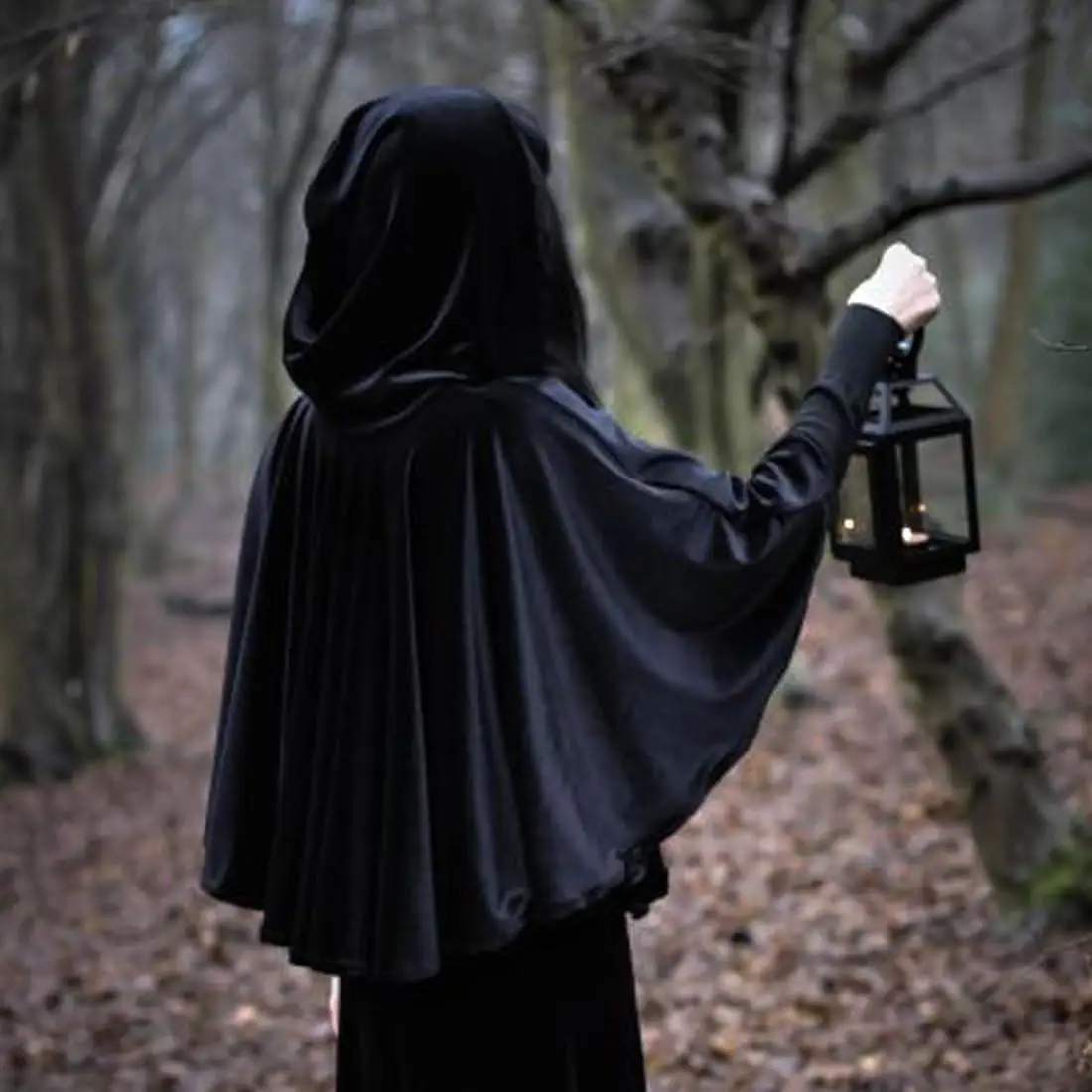 Cosplay Vintage Medieval Gothic Hooded Cloak Thin Coat Women Vampire Devil Creed Capes Pirate Halloween Cosplay Costumes