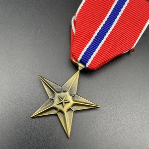 アメリカの表彰スター軍メダルブロンズスターピン名誉バッジ再現ホームデコレーションお土産 12名誉戦闘機の12販売メダル-11