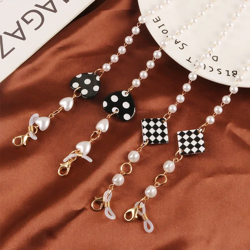 

2024 New Fashion Love Charm Non-slip Glasses Chain Jewelry for Women Pearl Checkerboard Student Sunglasses Mask Holder Lanyard